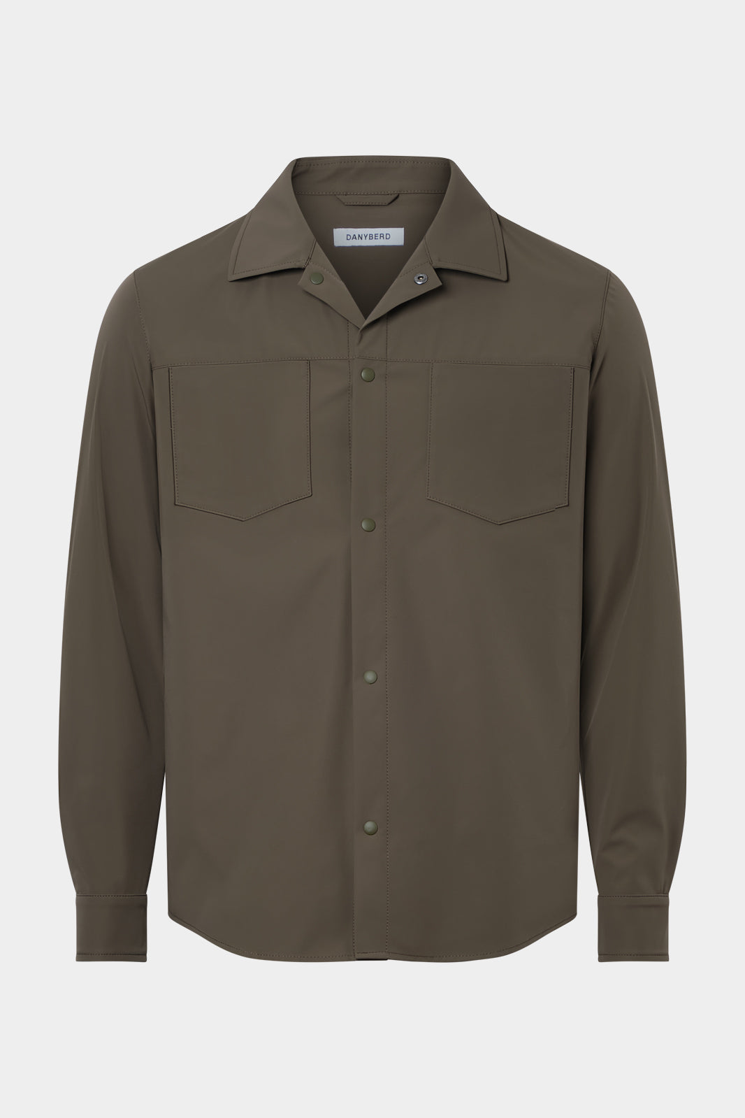 Nouvelle sur chemise Kaki Danyberd sur fond blanc.