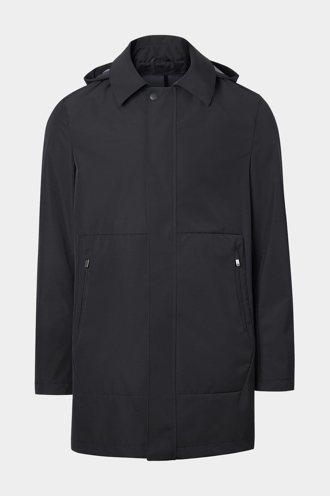 Vue sur fond blanc d'un imperméable en Noir avec le tissu StormSystem de chez Loro Piana.
