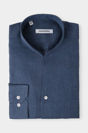Vue sur fond blanc chemise col indien en coton et lin en bleu nuit.