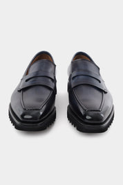 Patinated leather moccasins with notched sole - Blue