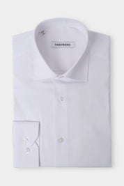 Vue sur fond blanc d'une chemise non cintrée en col français en confort.