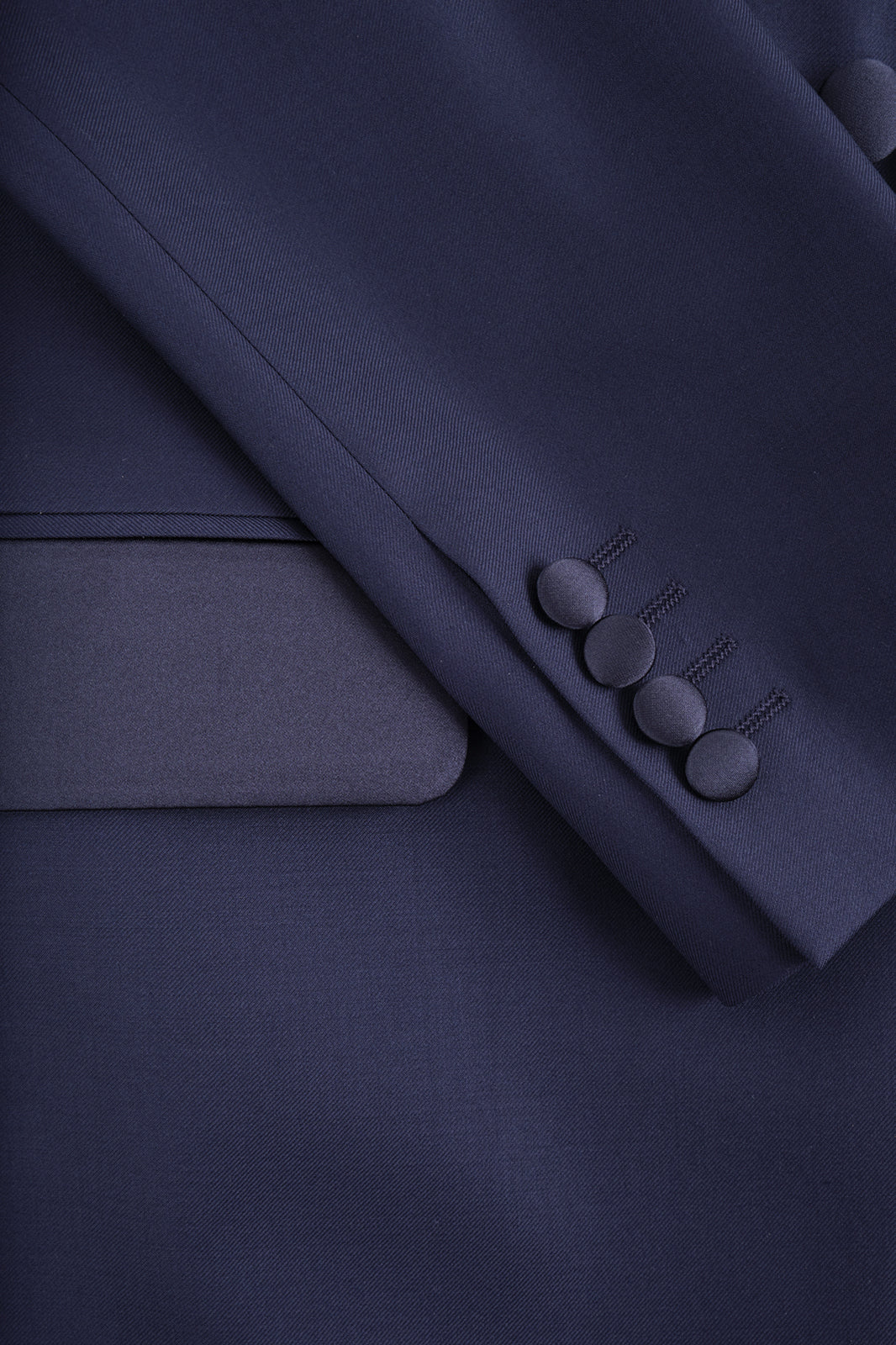 Arrow Lapel Tuxedo - Navy