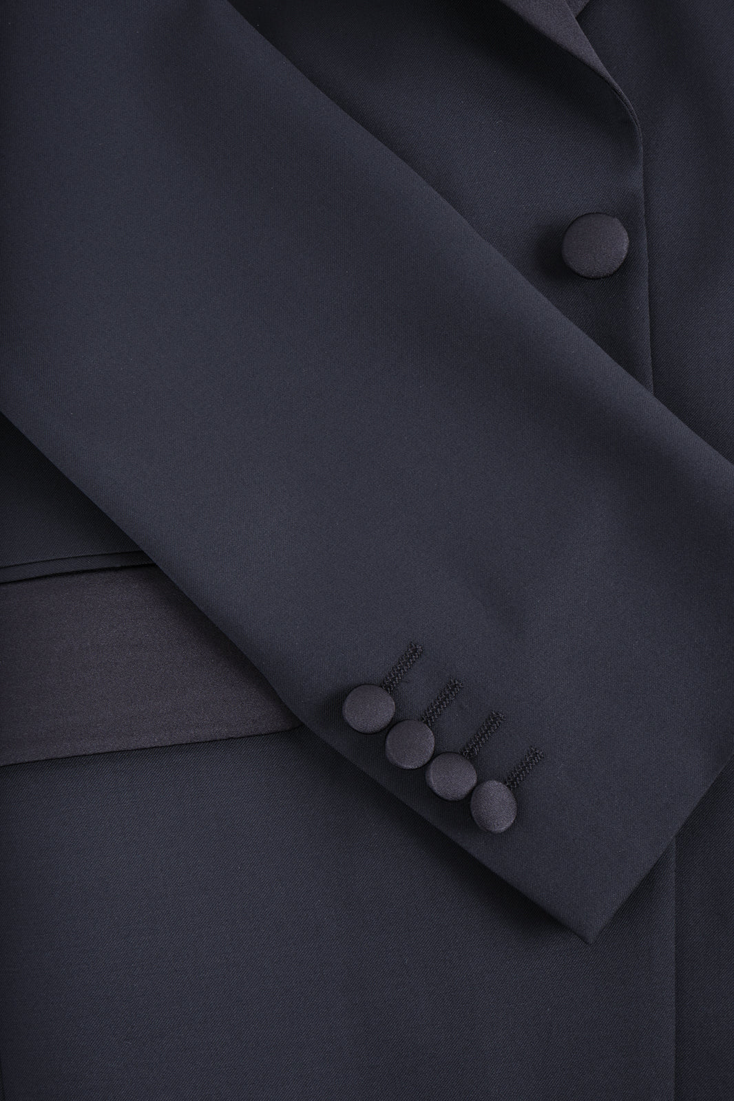 3-Piece Arrow Lapel Tuxedo with Drawstring Pants - Black