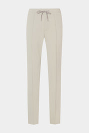 Découvrez le mariage parfait entre confort et élégance avec notre pantalon jogpant beige en 100% polyamide. Conçu pour allier style et décontraction, ce pantalon est un incontournable de votre garde-robe.
