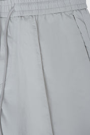 Découvrez le mariage parfait entre confort et élégance avec notre pantalon jogpant en 100% polyamide.