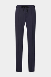 Découvrez le mariage parfait entre confort et élégance avec notre pantalon jogpant  marine en 100% polyamide.