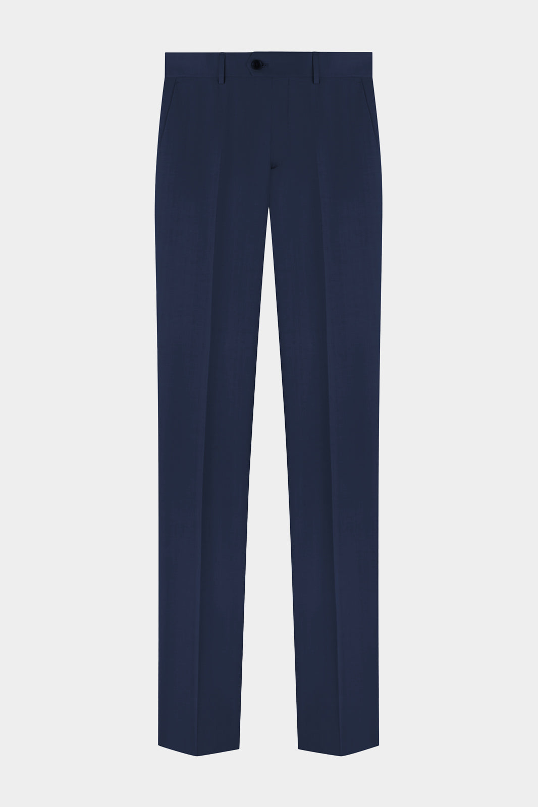 Le pantalon de costume bleu marine traditionnel.