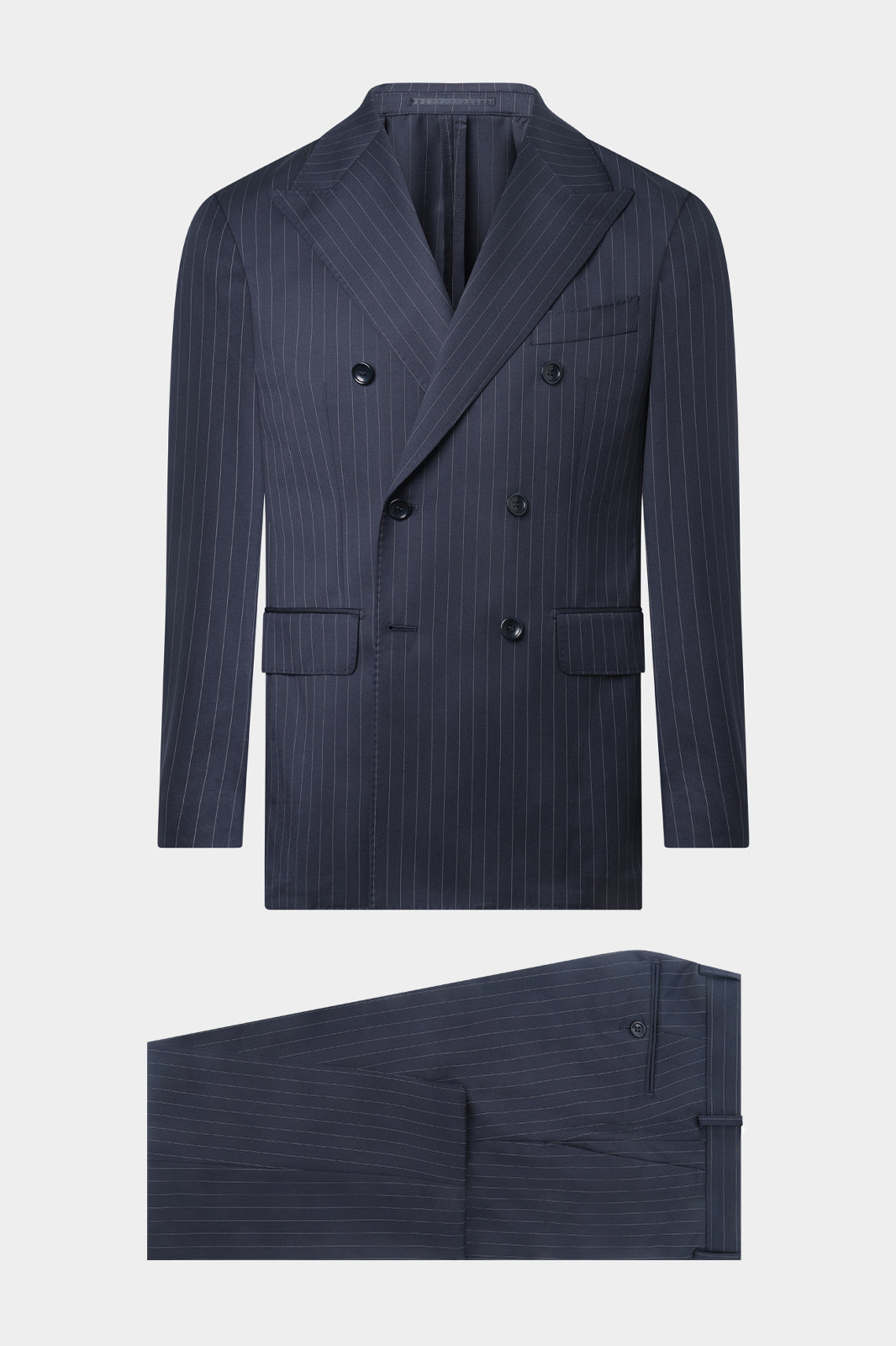 Ce costume croisé en laine est l'incarnation de l'élégance intemporelle. Sa coupe ajustée et sa fermeture à double boutonnage apportent une touche de sophistication à votre silhouette.