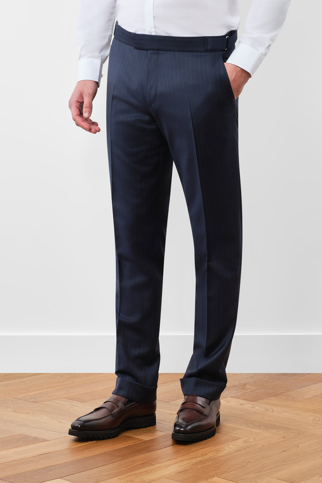 3 Piece Suit with Pinstripe Arrow Lapels - Navy