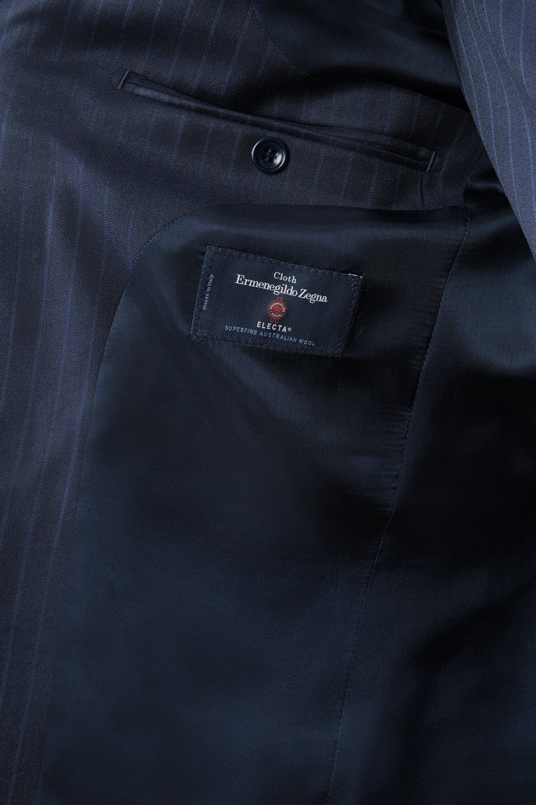3 Piece Suit with Pinstripe Arrow Lapels - Navy