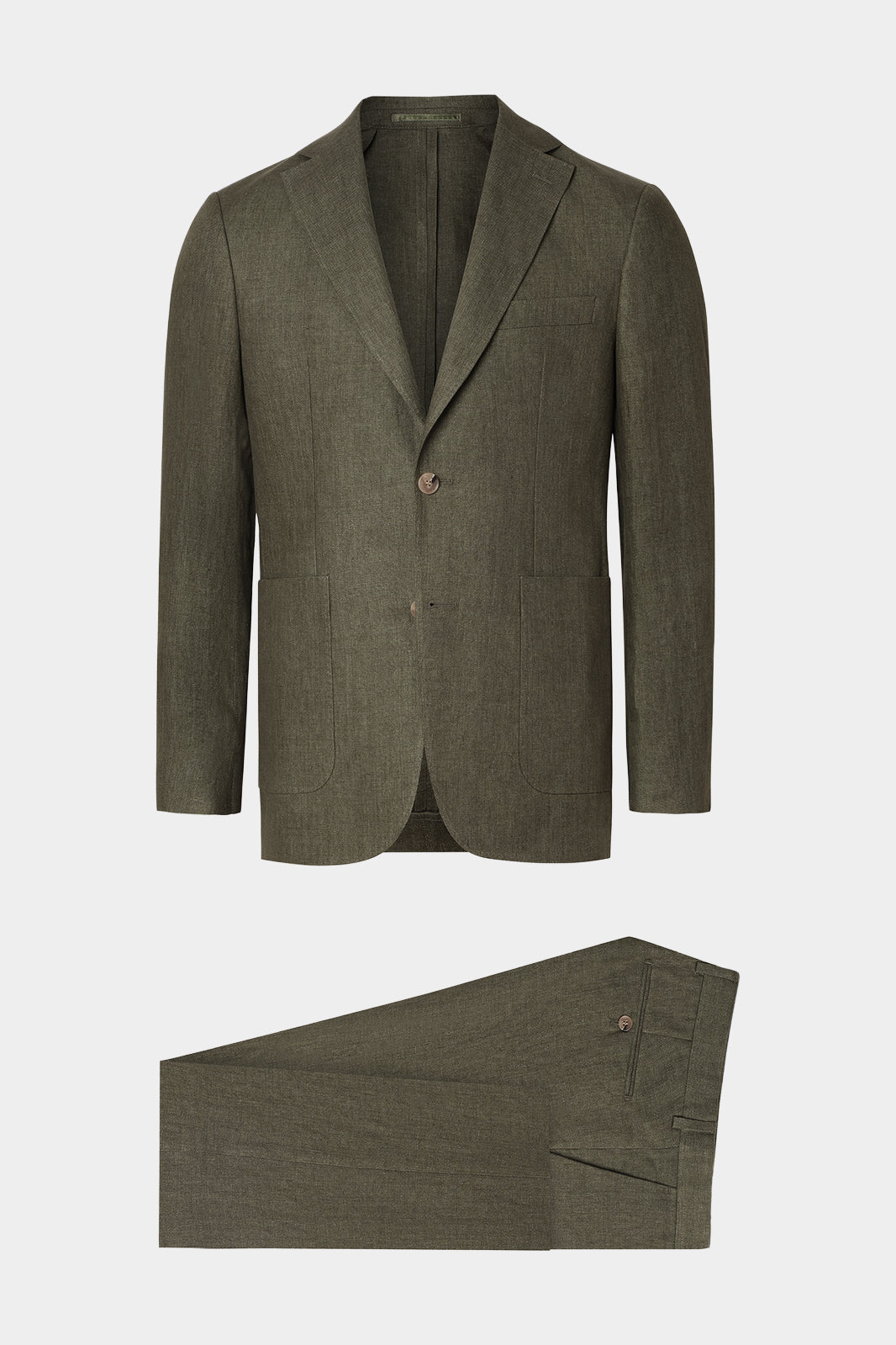Vue sur fond blanc d'un costume poche plaquée en lin kaki et boutonnage corne sur un tissu de chez Léo Master.