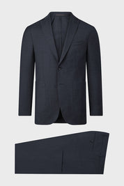 Vue sur fond blanc d'un costume cintré 2 boutons non doublé avec poches plaquées en 100% laine de chez Reda et pantalon traditionnel.