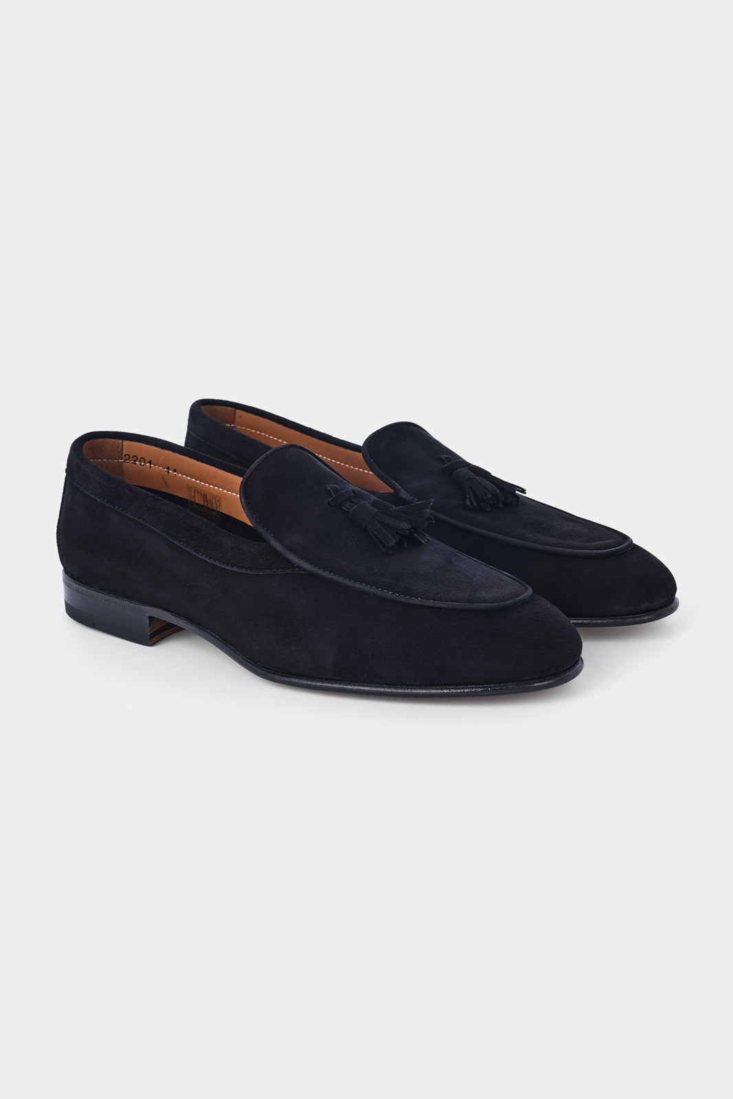 Mocassin-en-peau-pampille-noir-3.jpg
