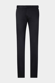 Vue sur fond blanc d'un pantalon en coton stretch noir avec patte de serrage sur la taille et sans plis sur le devant, une fabrication DANYBERD