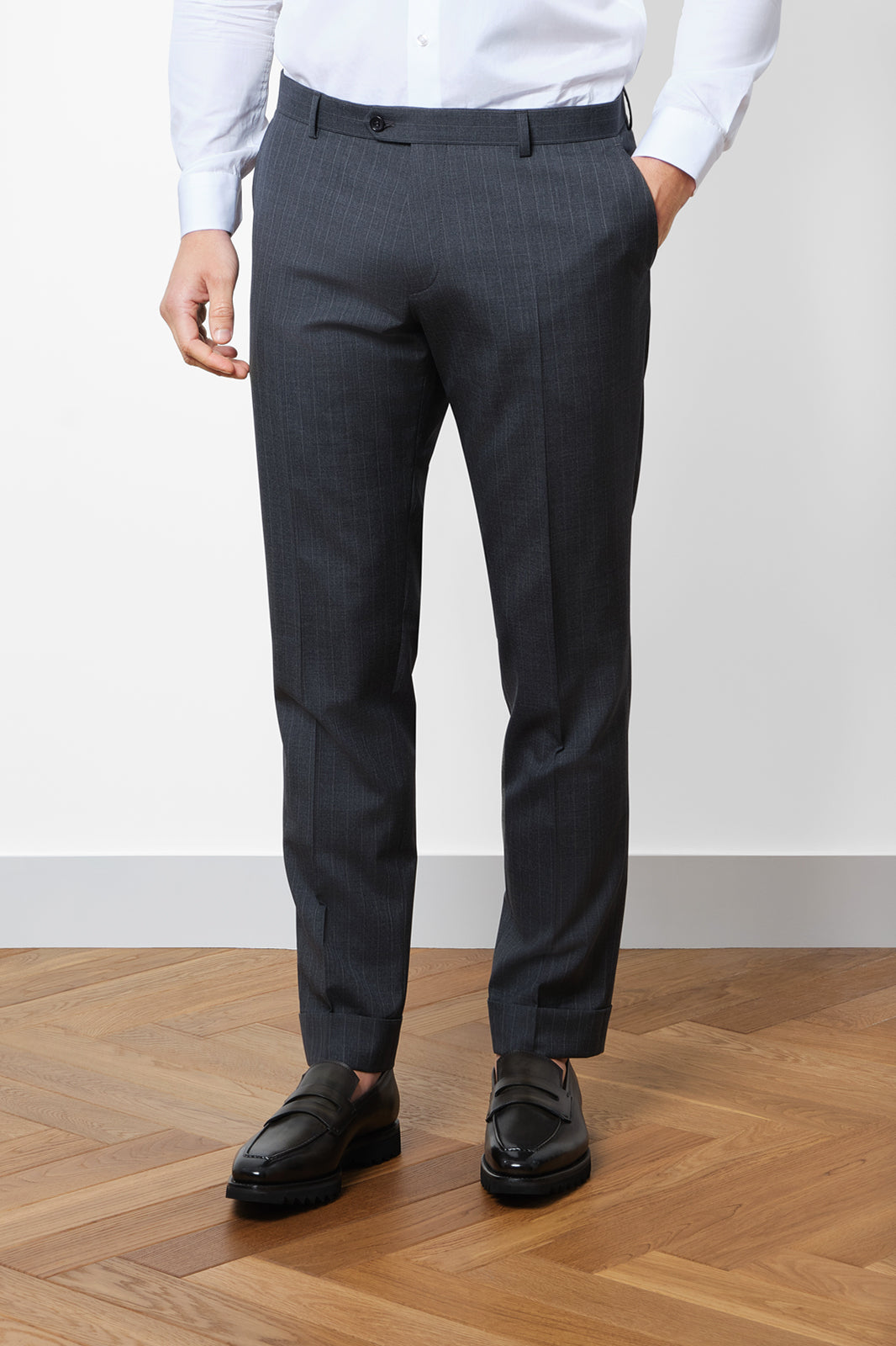Double-breasted suit with patch pocket - Grey with fine stripe