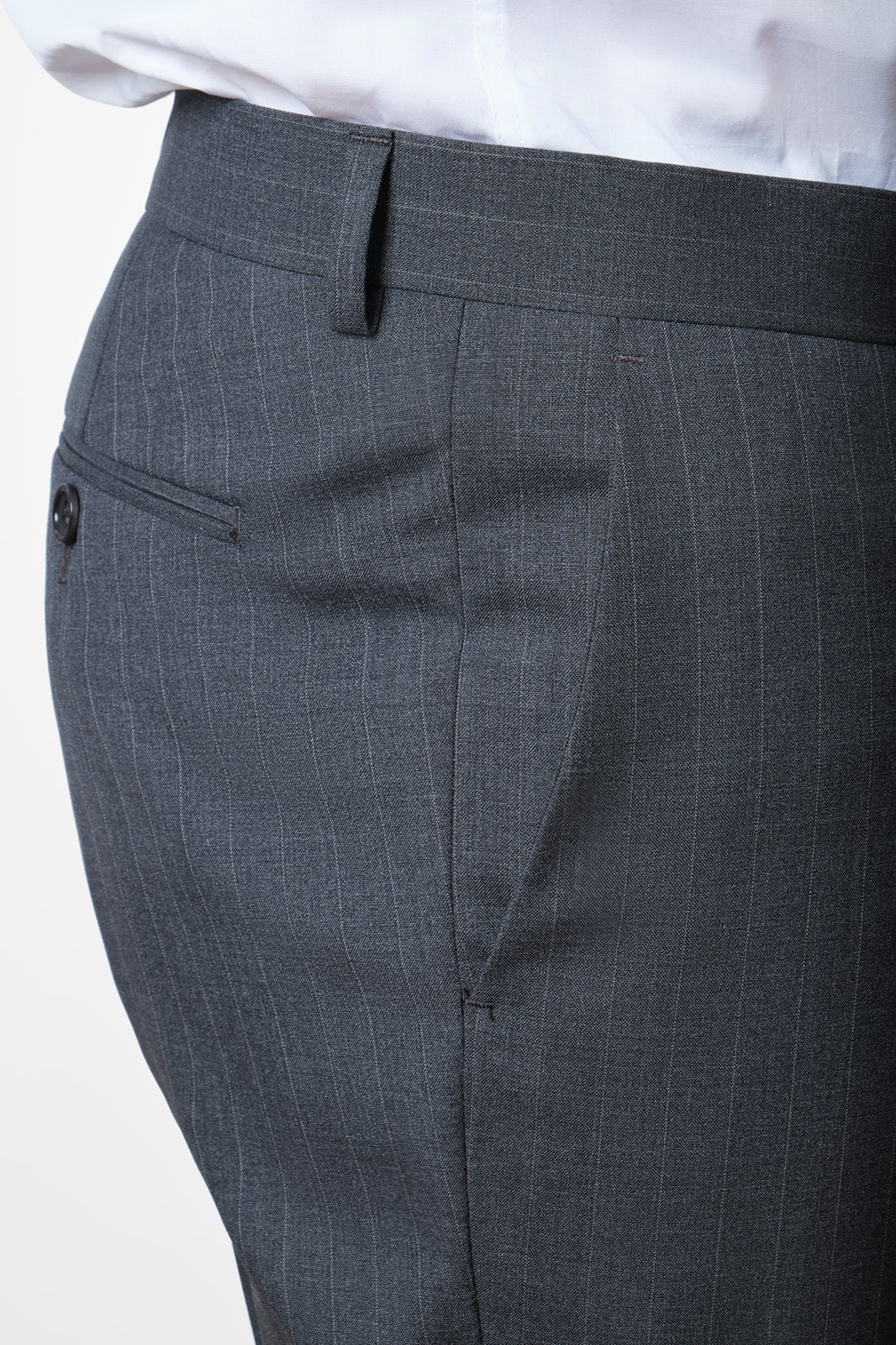 Double-breasted suit with patch pocket - Grey with fine stripe