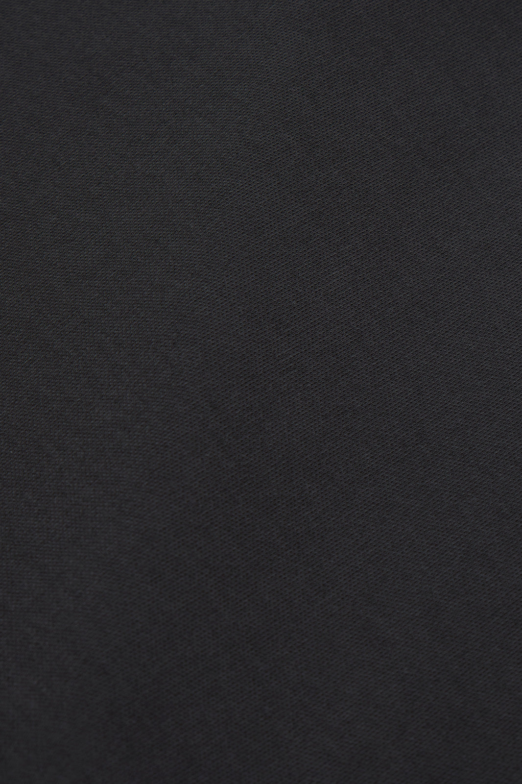 Vue sur fond blanc d'un t-shirt en coton glacé gris avec col rond et manches courtes