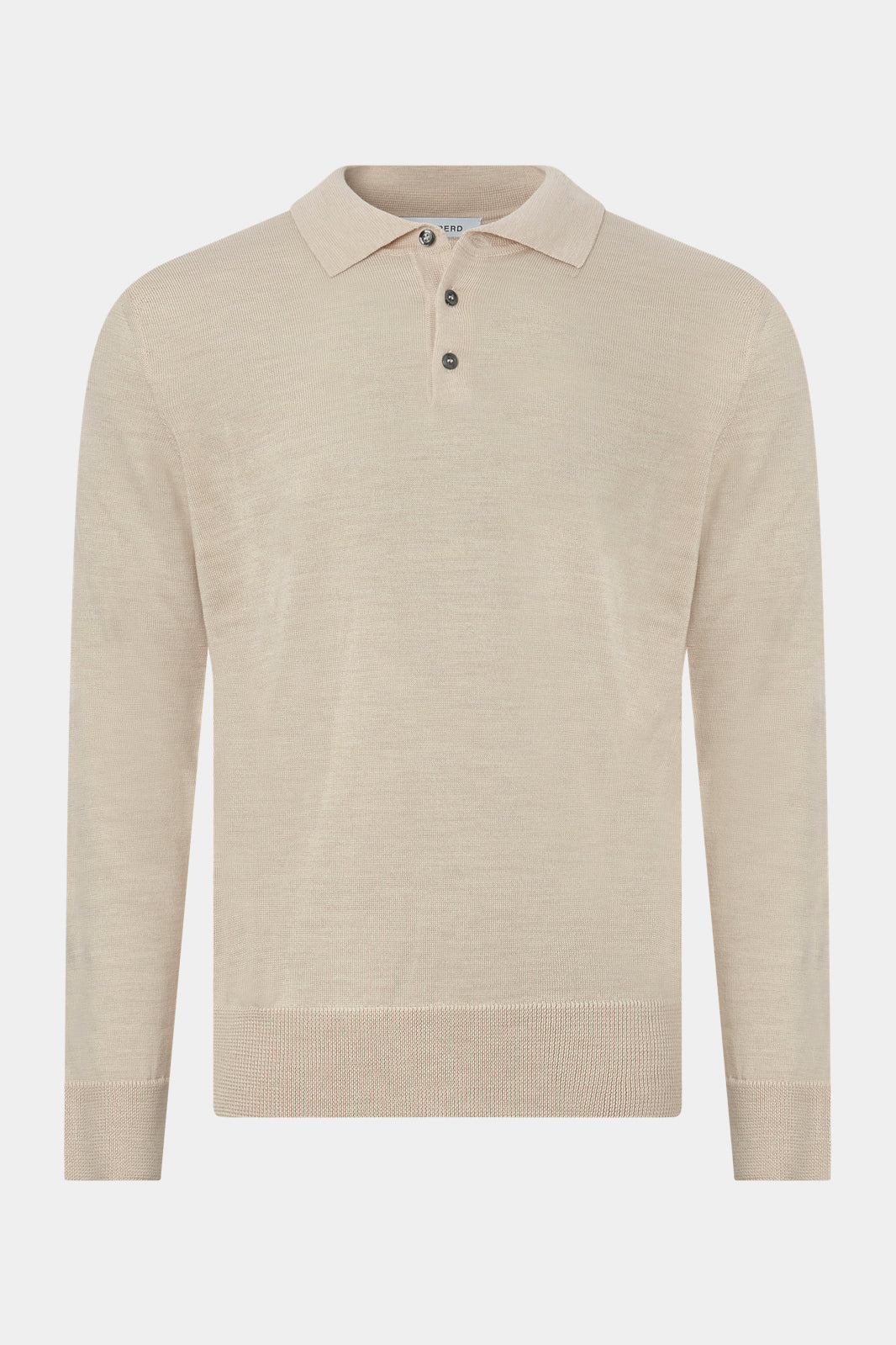 vue sur fond blanc d'un pull col polo beige avec 3 boutons et au bord cote