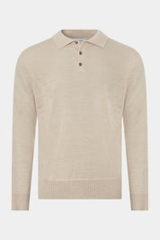 vue sur fond blanc d'un pull col polo beige avec 3 boutons et au bord cote