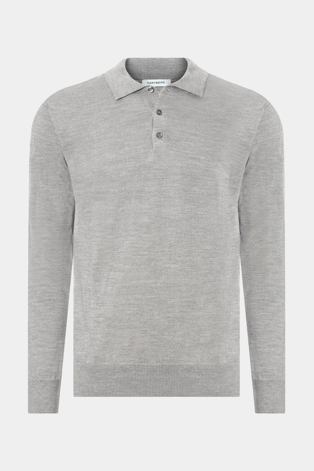 vue sur fond blanc d'un pull col polo gris avec 3 boutons et au bord cote