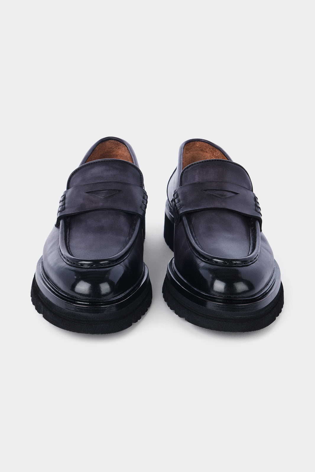 mocassin-gris-semelle-epaisse-crante-3.jpg
