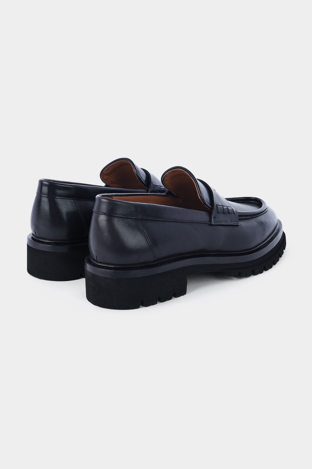 Leather loafers with thick, notched sole - Black