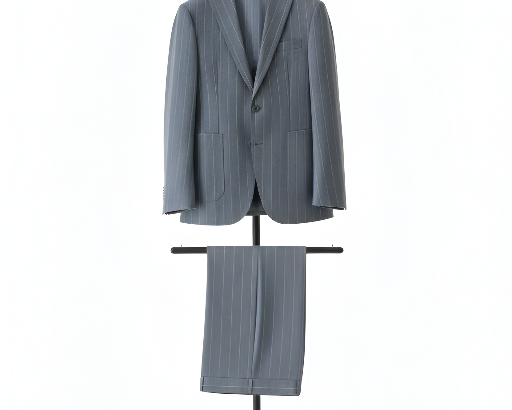 Costumes homme DANYBERD : élégance, tissus italiens et savoir-faire d’exception.