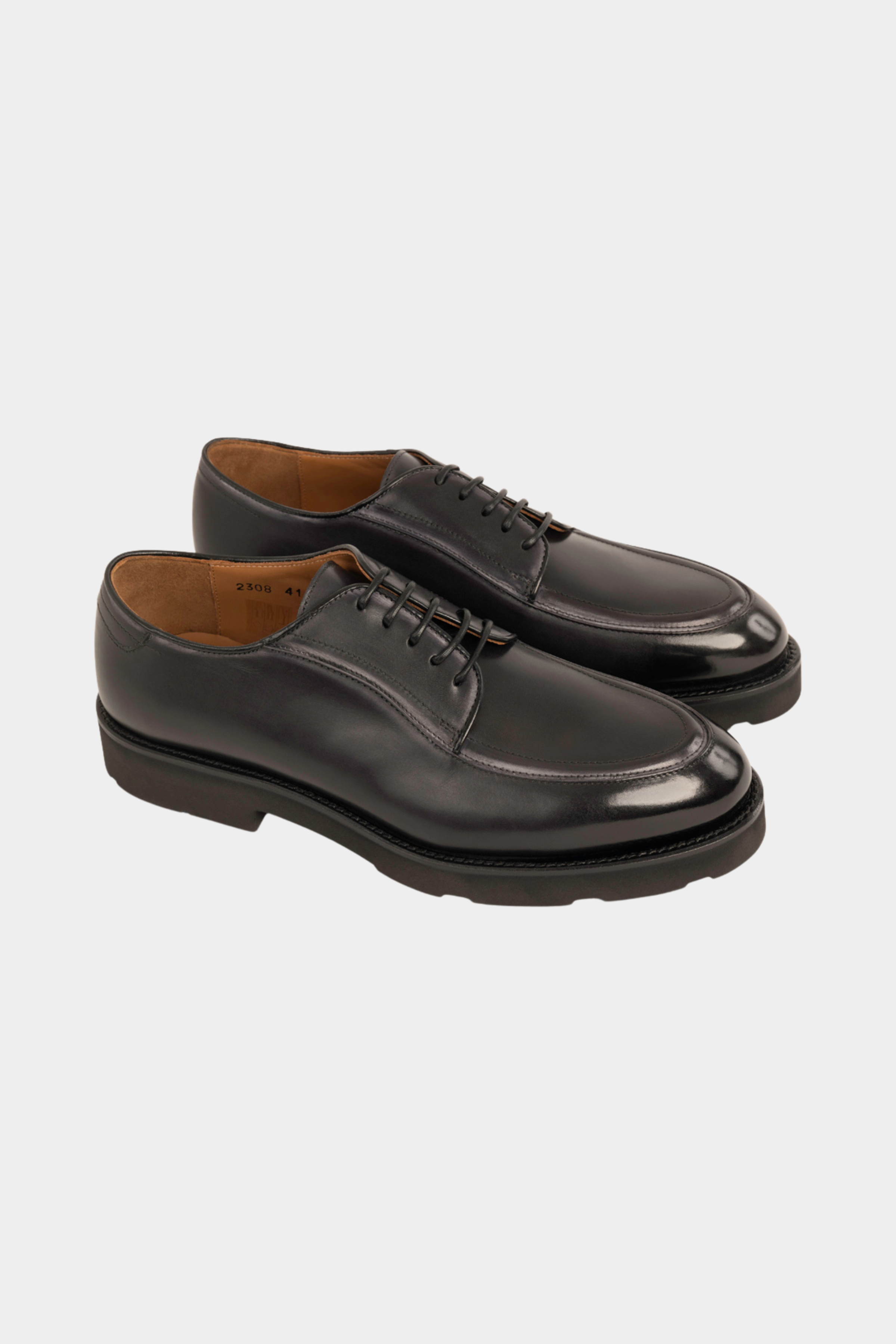 Derbies tressées sales