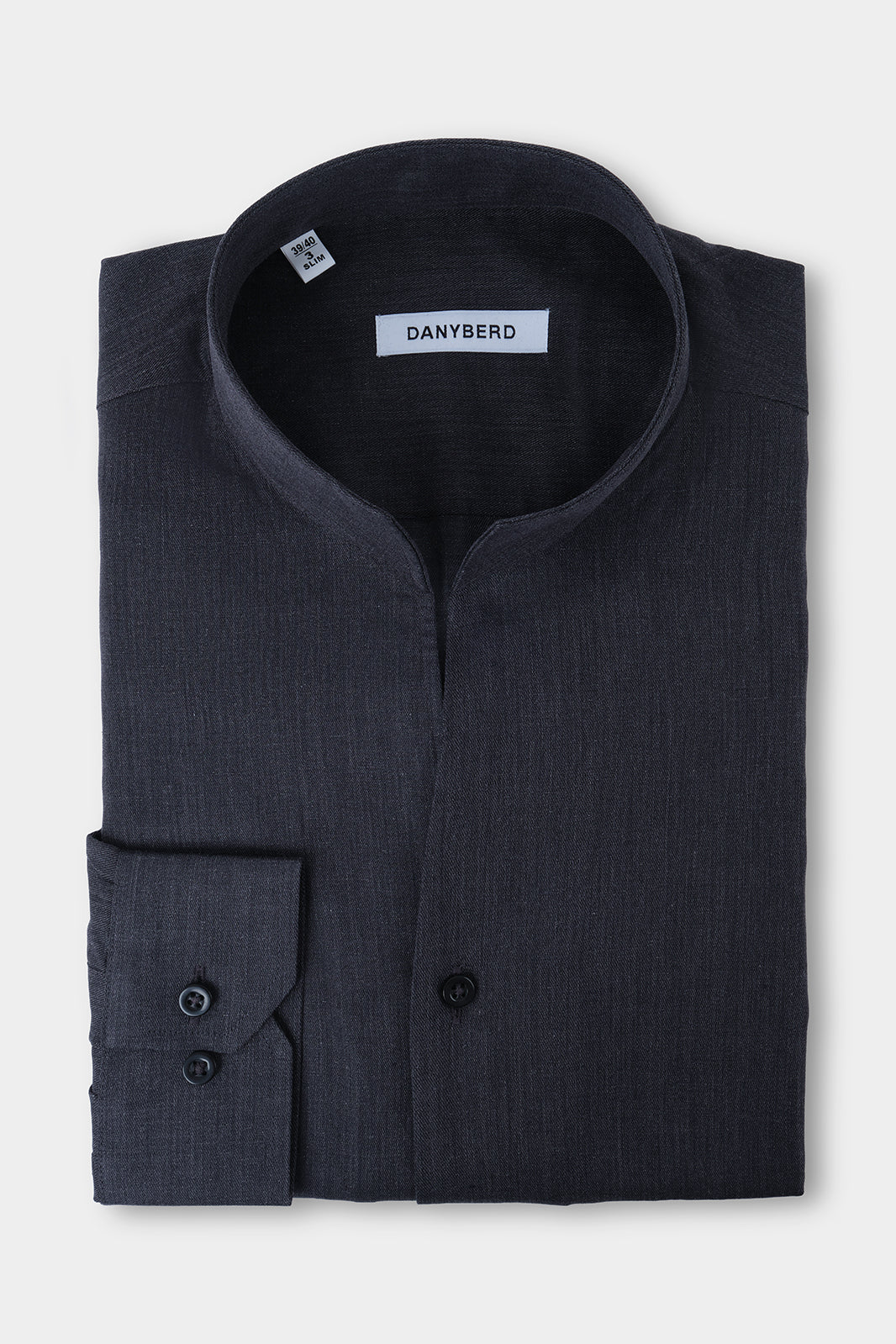 Ressentez le confort absolu avec notre chemise en 64% lin, 36% à col indien et poignets boutonnés. Son tissu léger et souple offre un confort inégalé grâce à sa composition en coton d'Italie.