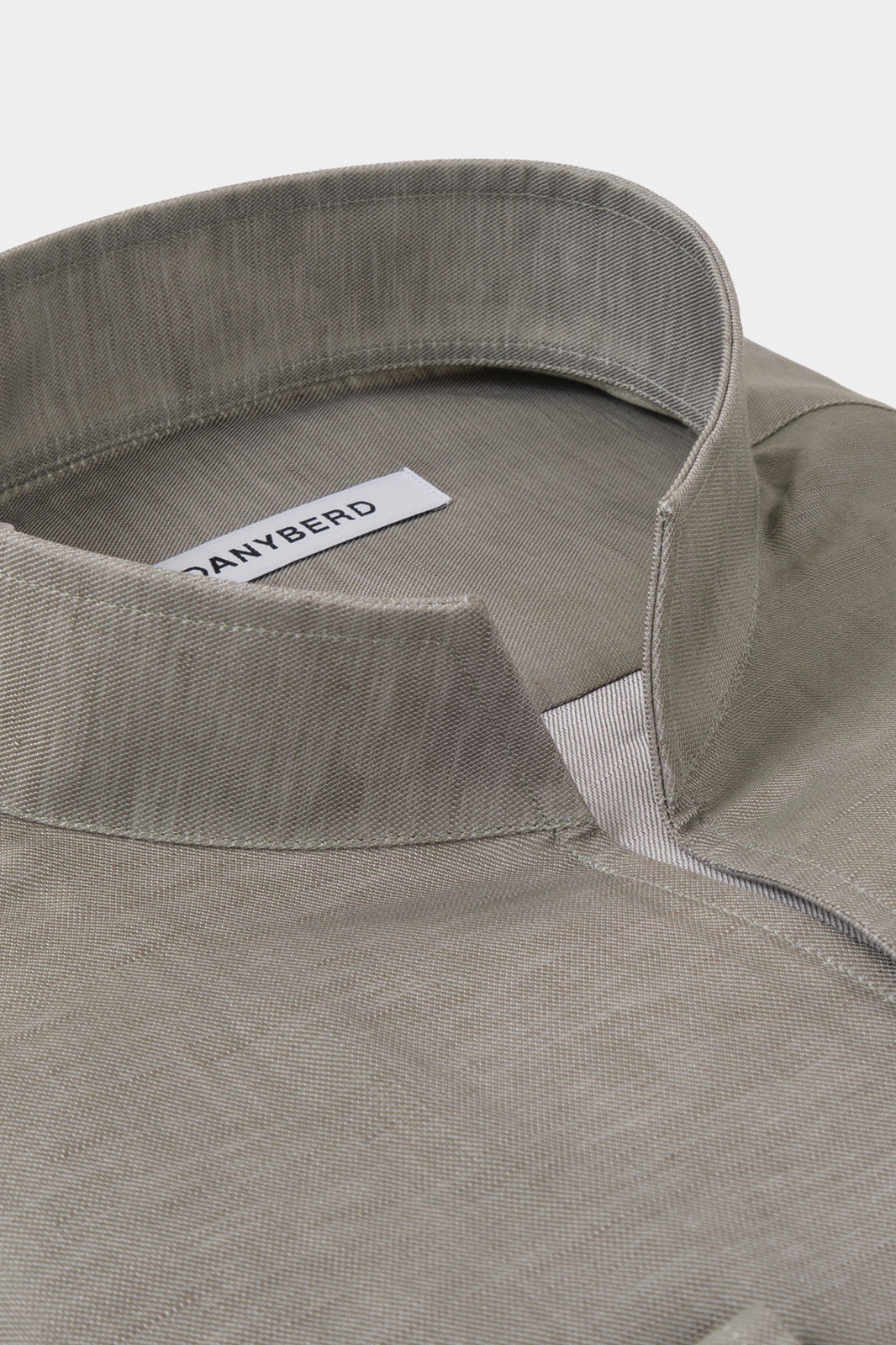 Cotton and Linen Capri Collar Shirt - White