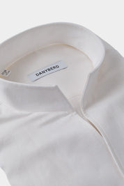 Chemise cintrée en col indien en lin et soie couleur blanche