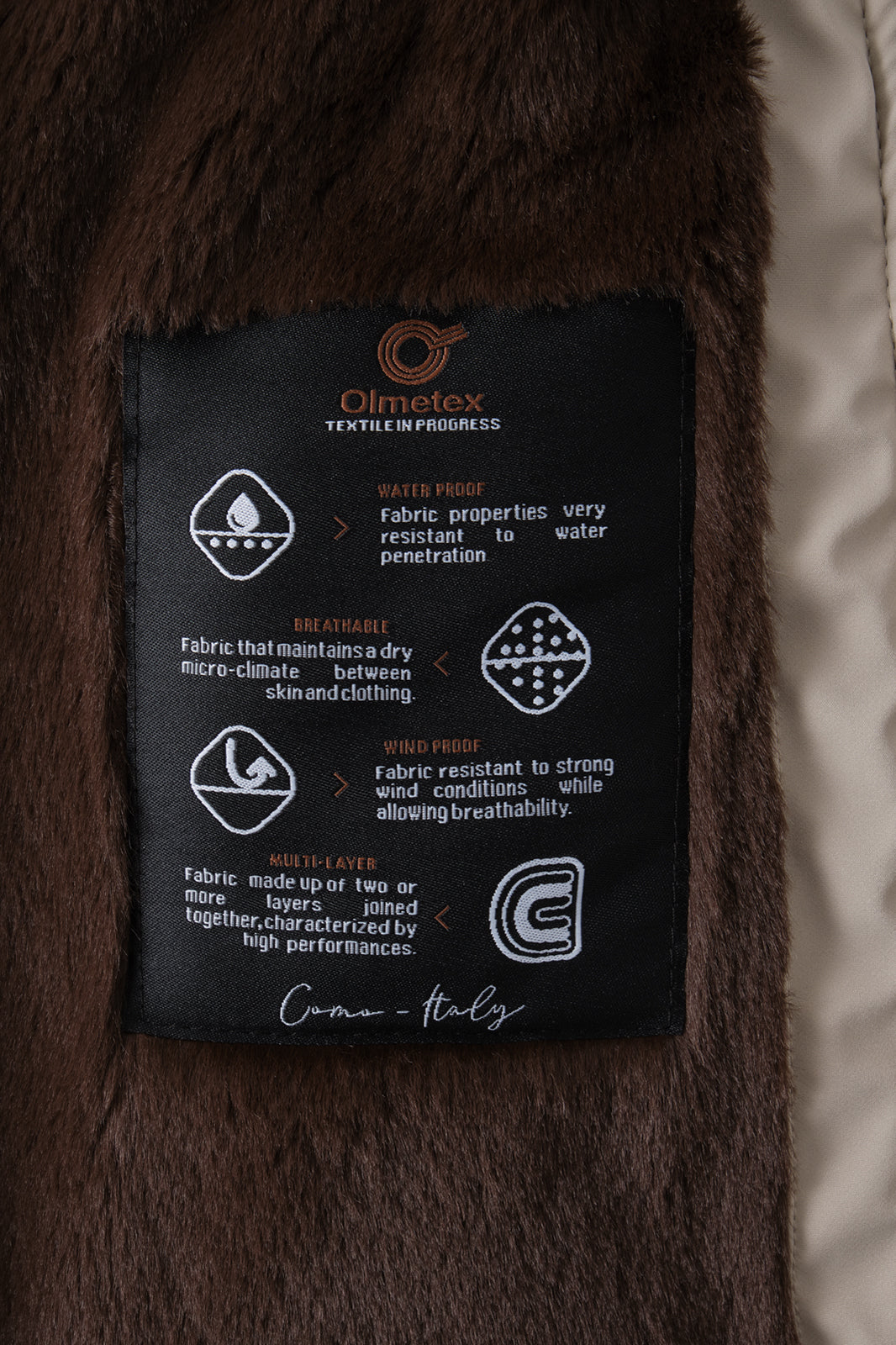 Parka fourrée à capuche amovible couleur beige