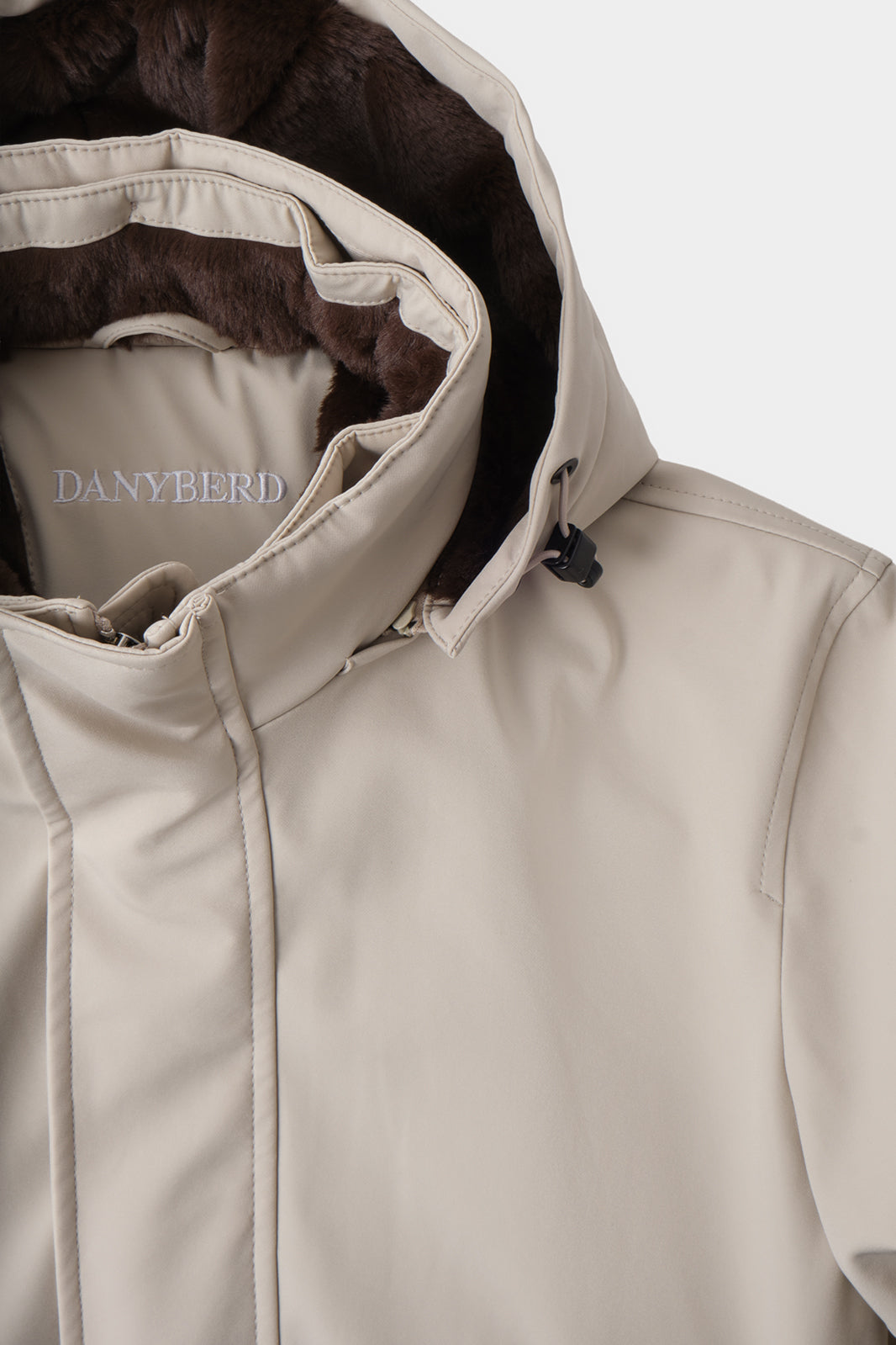 Parka fourrée à capuche amovible couleur beige