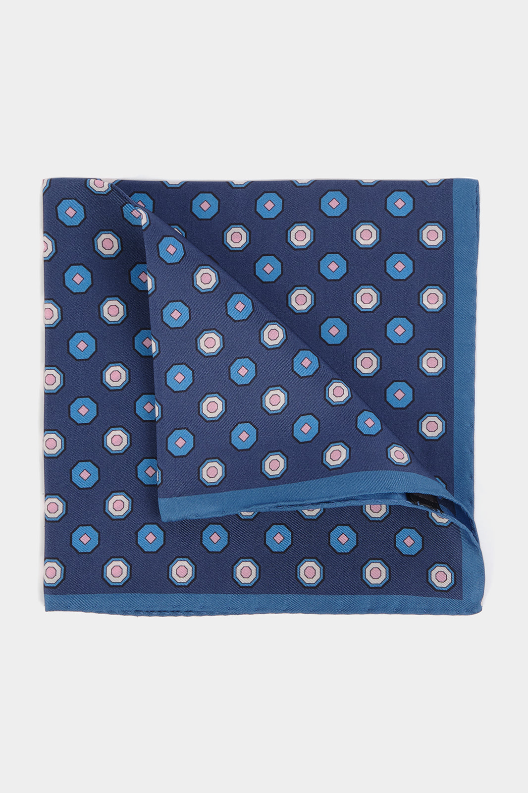 Pochette fond marine à motifs réguliers bleus et roses