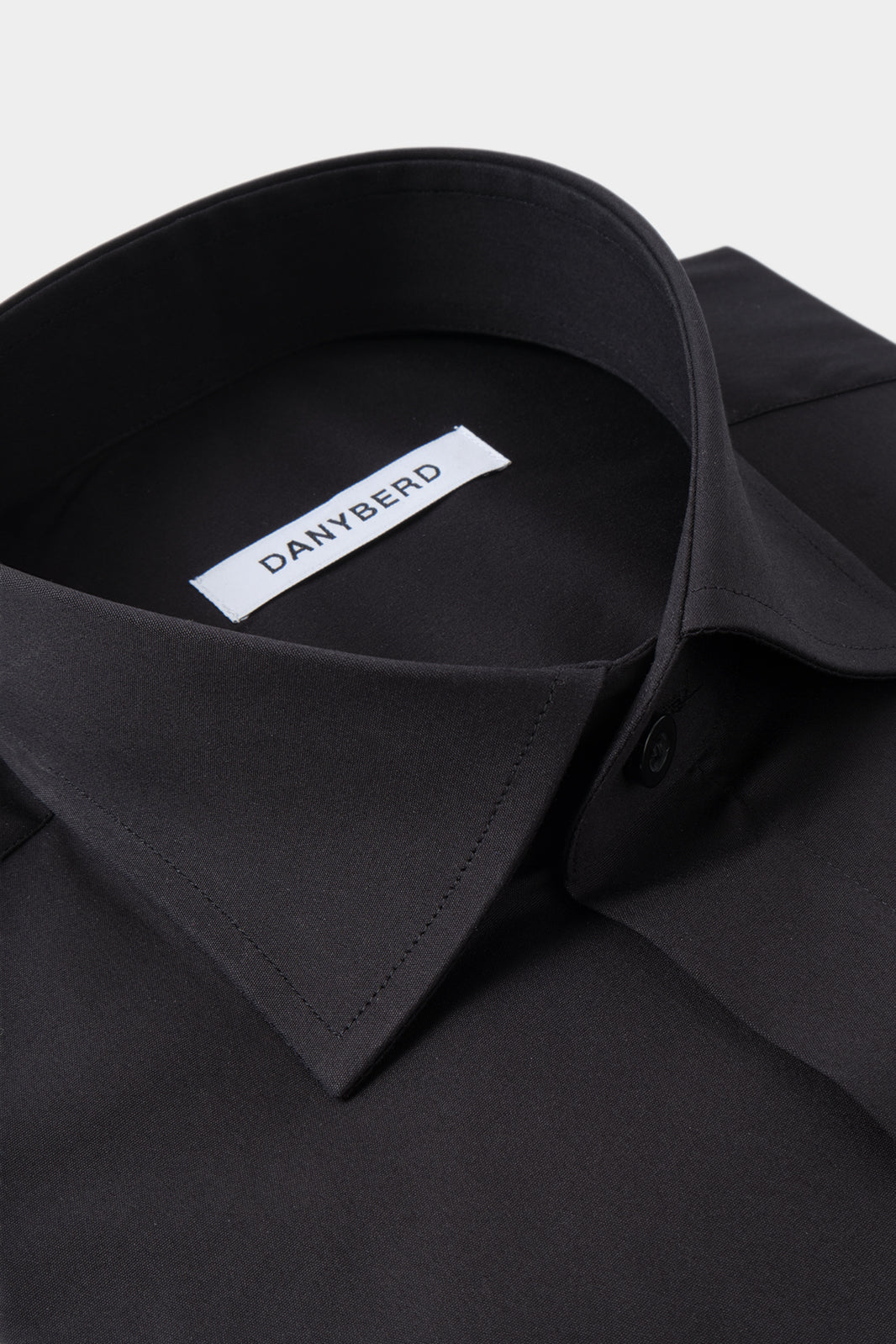 Chemise col français à boutons cachés couleur noir 