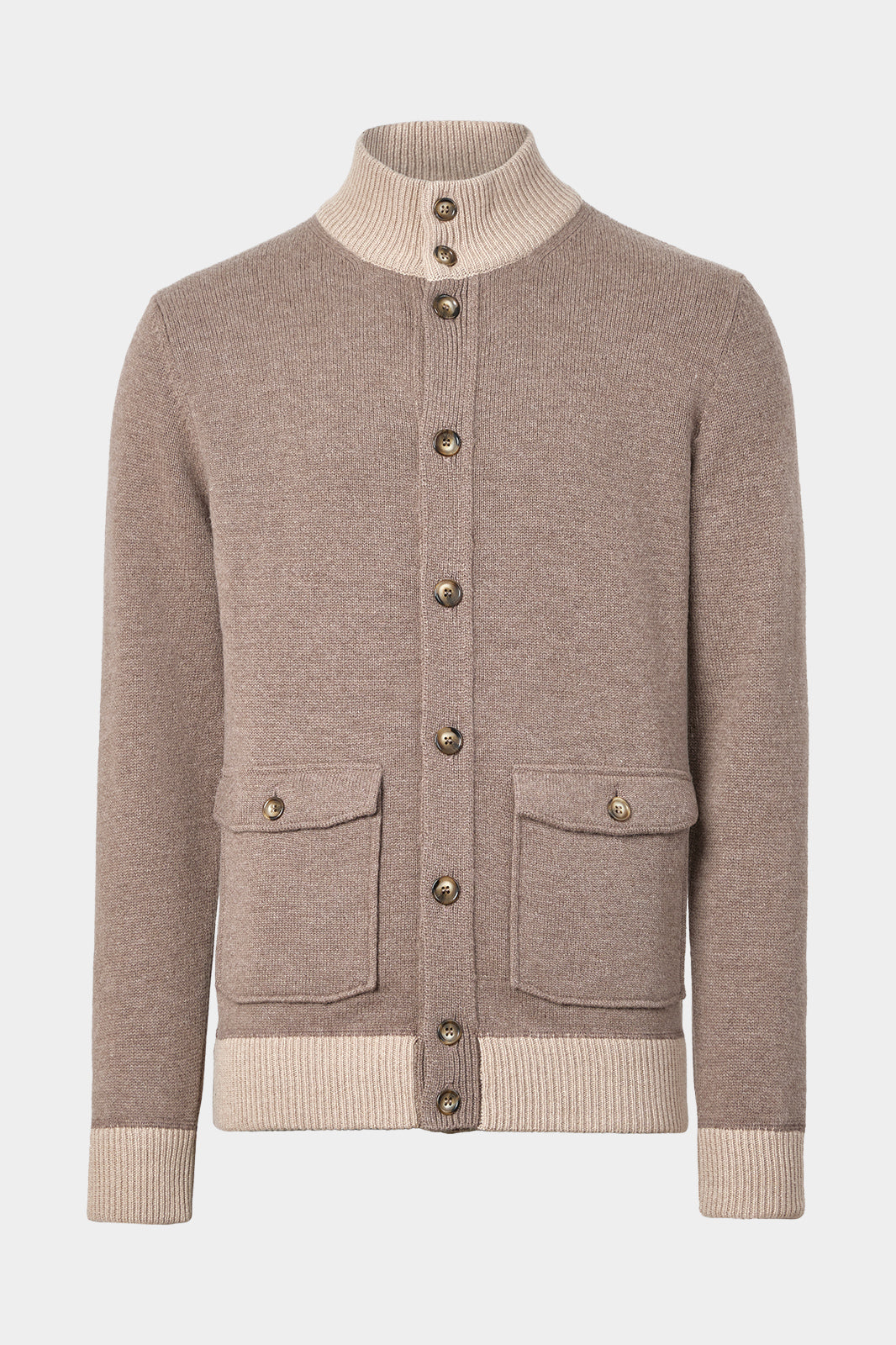 Vue sur fond blanc d'un cardigan en laine et cachemire en beige et taupe
