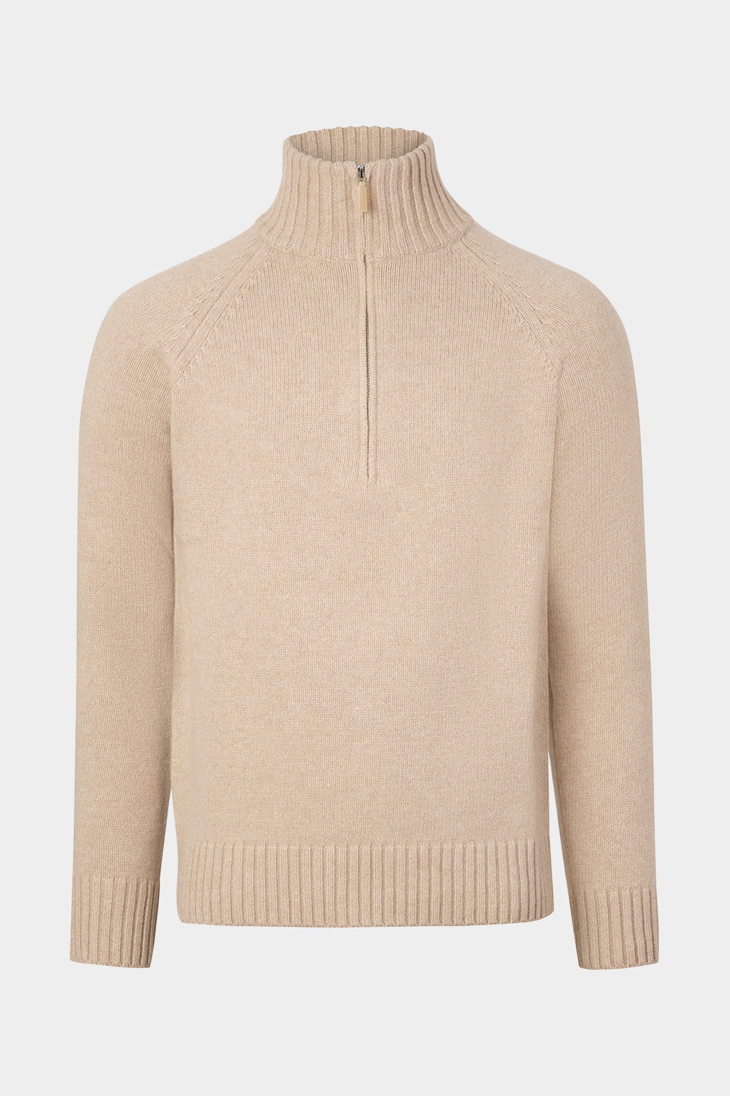 Vue sur fond blanc d'un pull camionneur en beige