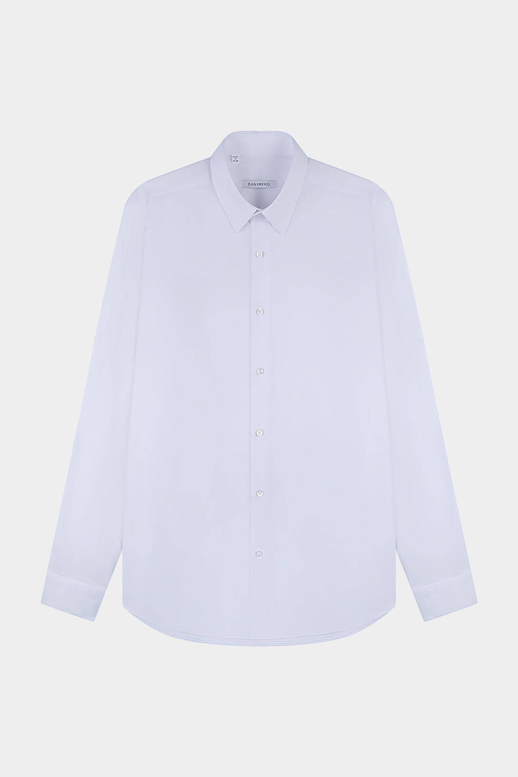 Chemise blanche à manches longues avec col couture, boutonnée sur le devant, vue dépliée.