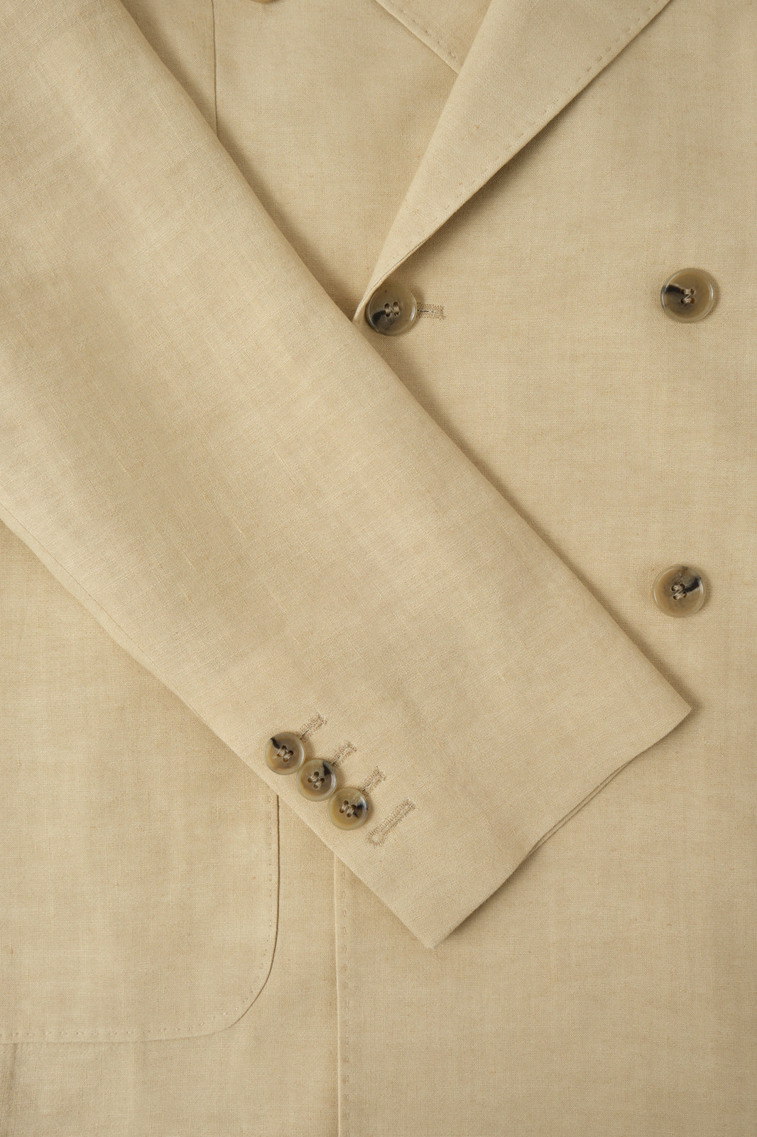 Double-breasted suit - Beige and white trousers - missing 1 shot, seen with Sylvain - Swiss price 409