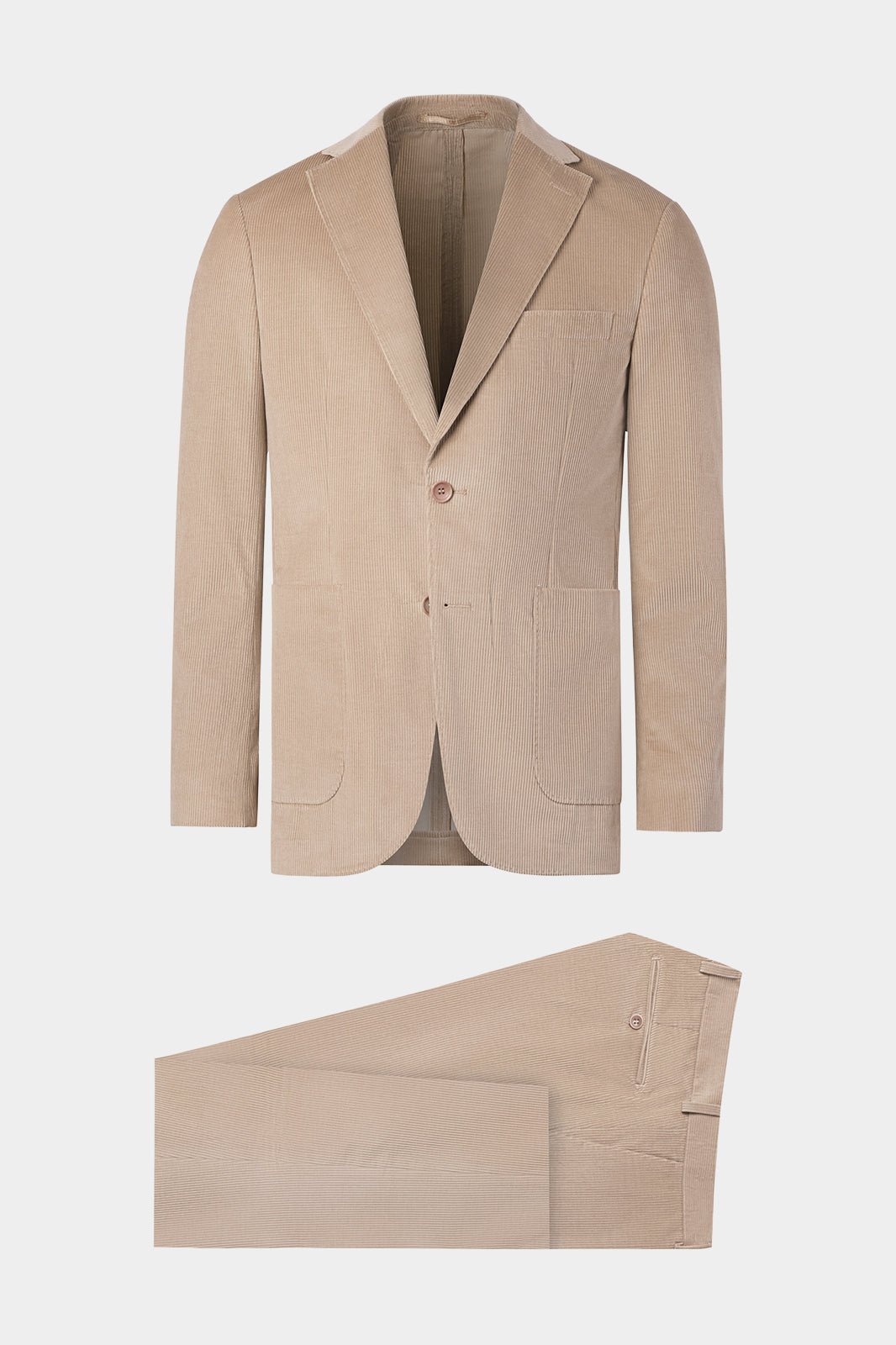 Vue sur fond blanc d'un costume velours côtelé en beige