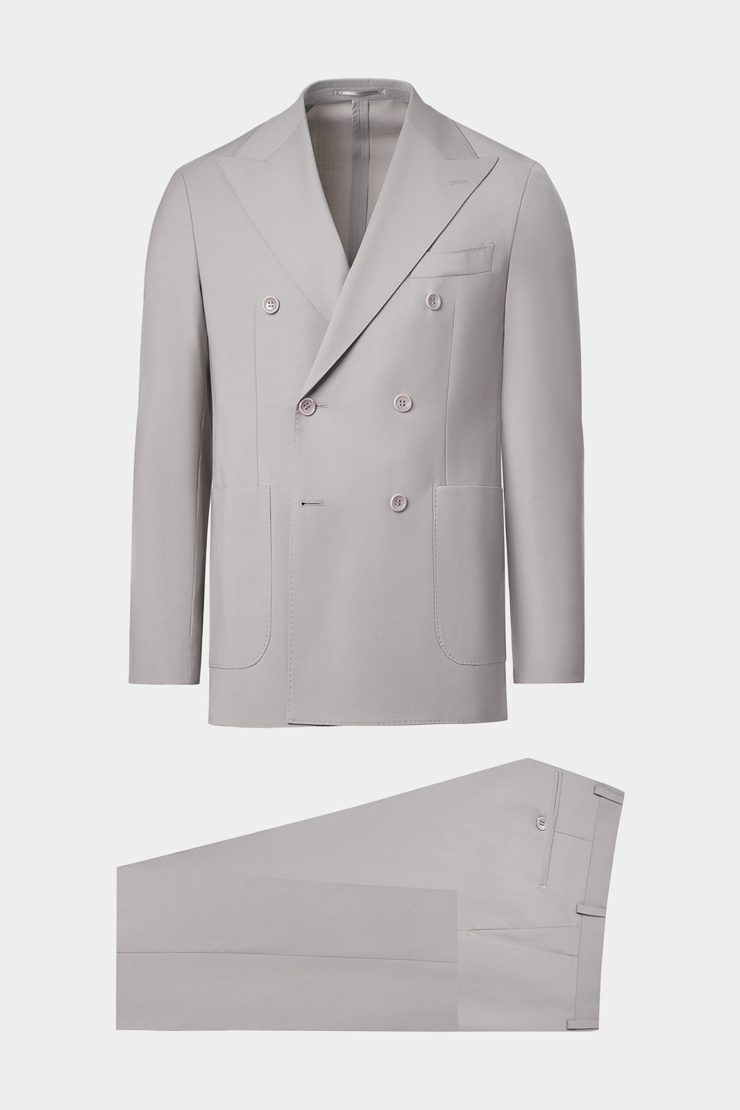 Vue sur fond blanc d'un costume croisé en laine stretch gris clair 