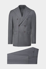 Vue sur fond blanc d'un costume croisé en 100% laine de couleur gris.