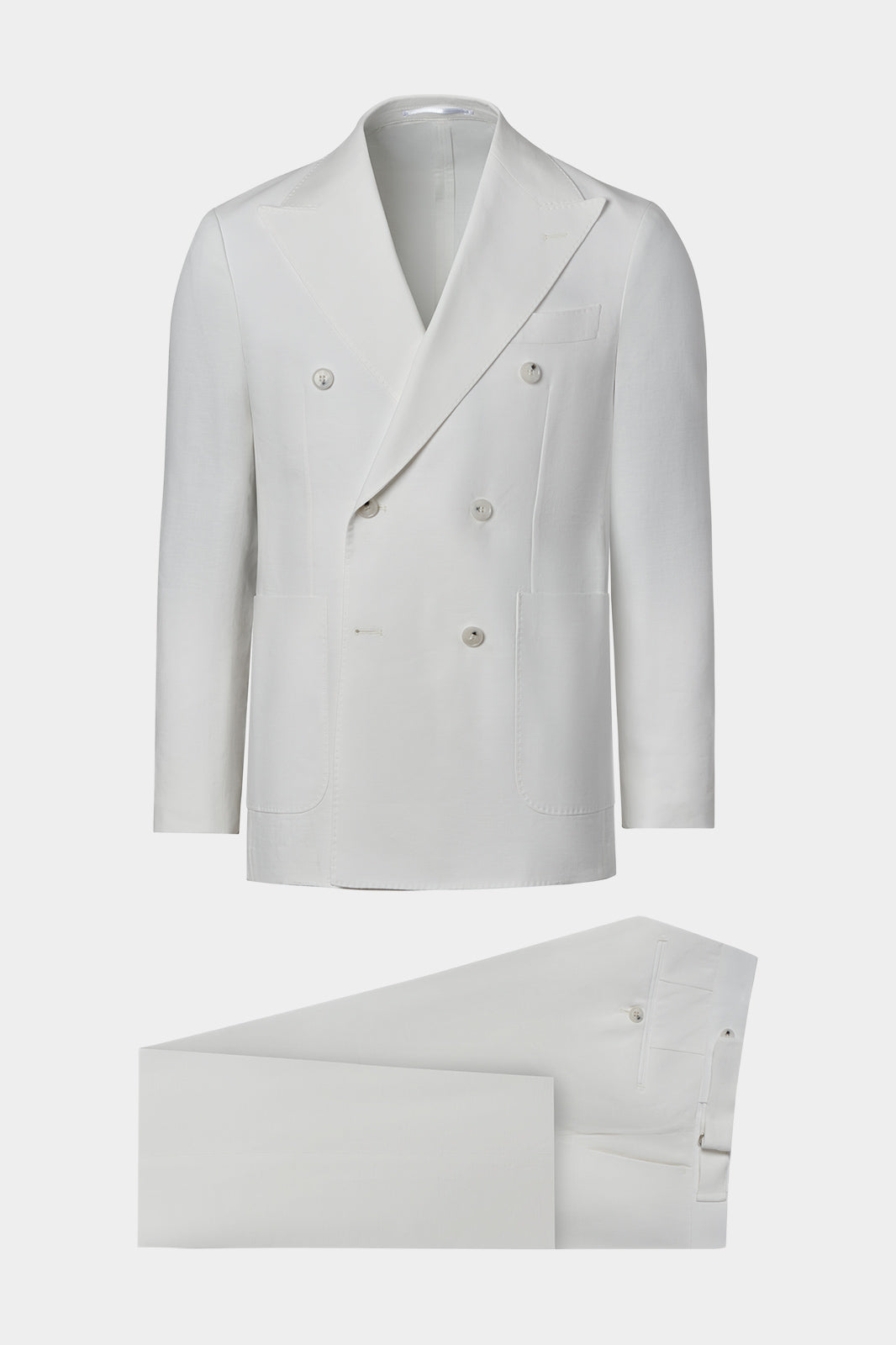 Vue sur fond blanc d'un costume  croisé en lin mélangé blanc