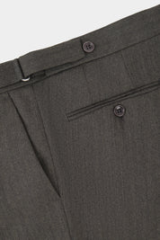 Double-breasted suit and trousers with adjustable tabs and a herringbone weave - Dark green