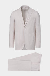Vue sur fond blanc d'un costume à rayures de couleurs Blanc et Beige sur un tissu italien de chez Albini.
