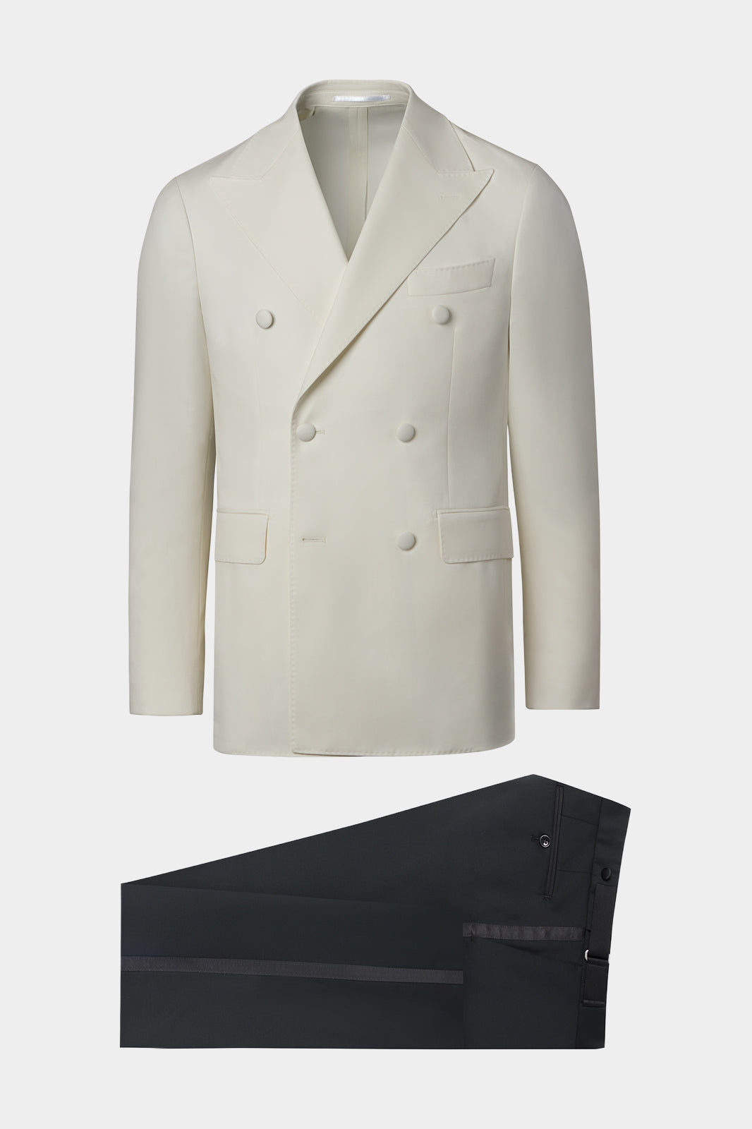 Vue sur fond blanc d'un smoking croisé blanc et pantalon noir en laine de chez Reda