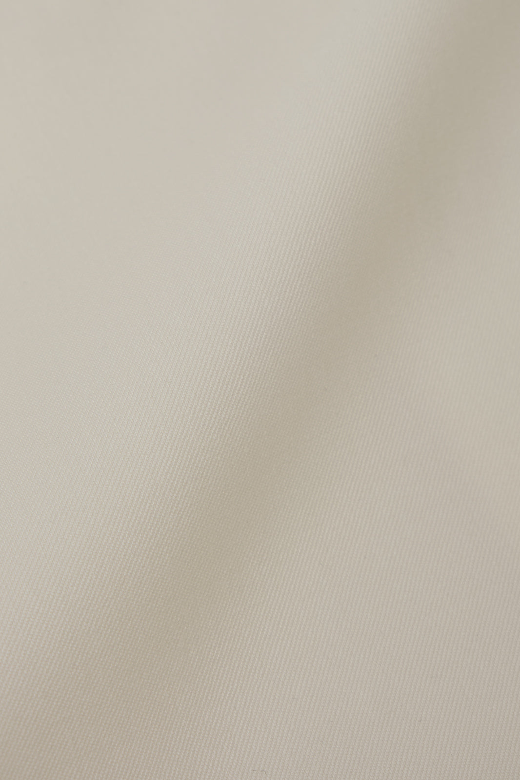 Smoking croisé blanc et pantalon noir