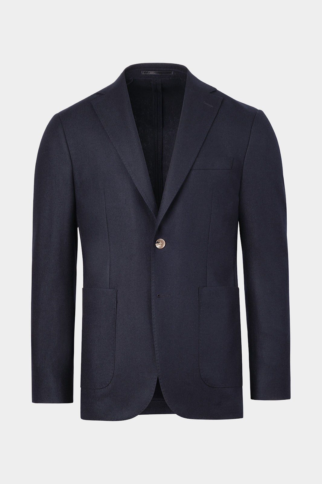 Vue sur fond blanc d'un blazer marine avec des poches plaquées en laine et cachemire.