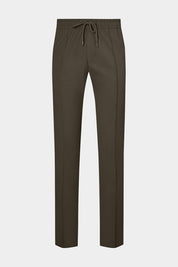 Vue sur fond blanc d'un pantalon jogpant Donatela de couleur kaki. Sur un tissu italien en 77% polyamide 23% élasthanne de chez Olmetex.