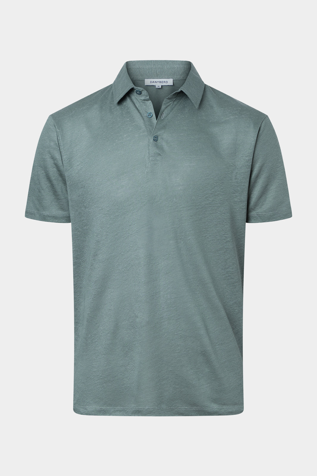 Découvrez le must have de cet été, le polo chemise, pour un look Mykonos. Il est en 100% lin, avec une maille large ultra-chic et sur un lin d'exception, à la fois sport et élégant. 